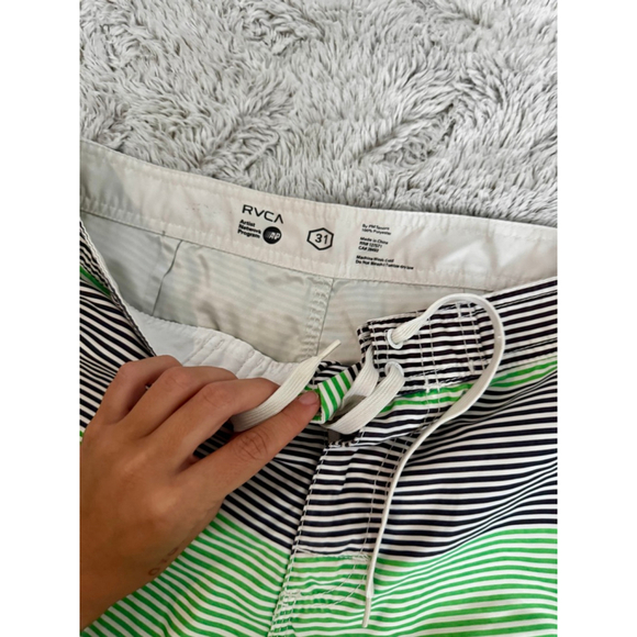RVCA ARTIST NETWORK PACKAGE, Size 31 Board Shorts Green & Black Stripe $55 OG - Picture 5 of 6